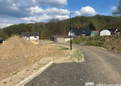 Stavební pozemek v Medonosech Chudolazech obklopený lesy a krásnou přírodou.